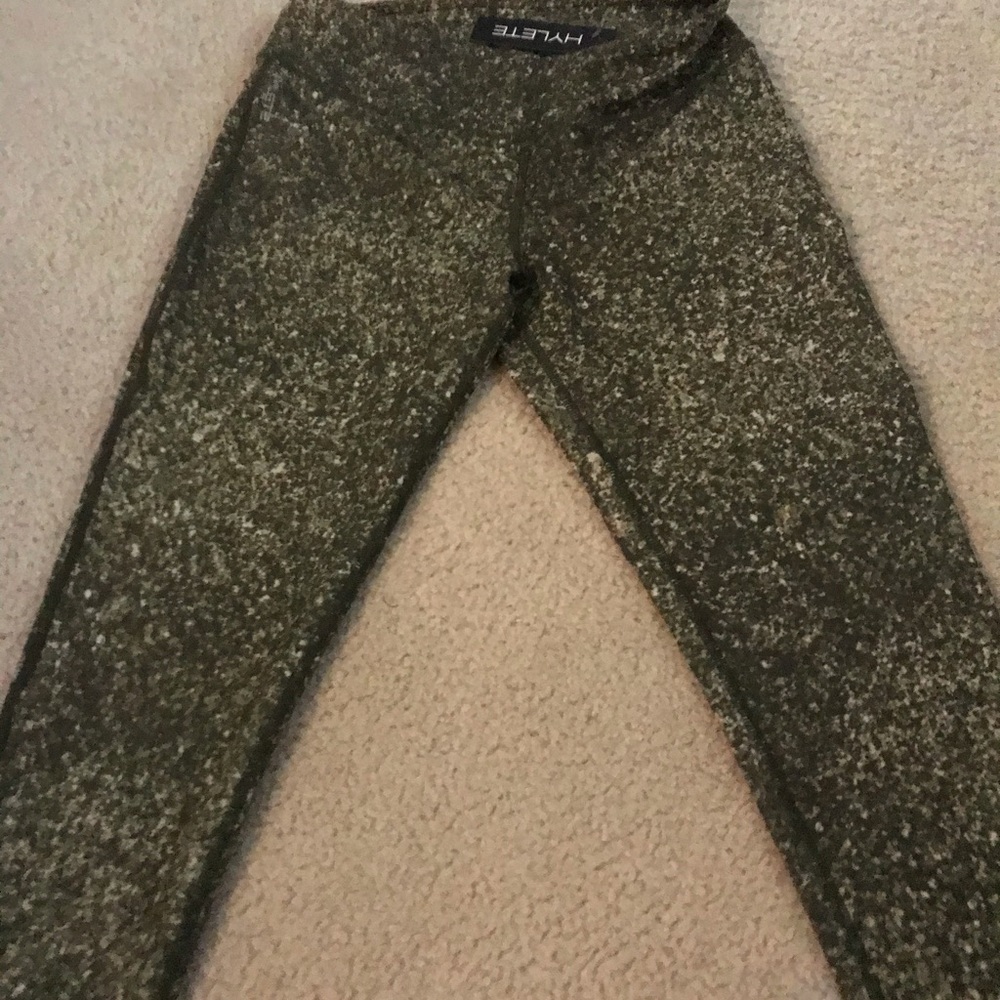 Hylete Olive green Capris NWT